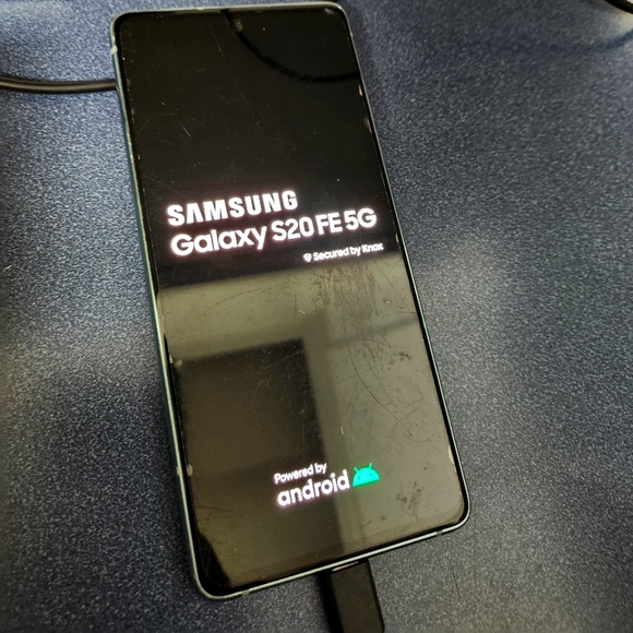 SOLD Samsung S20 FE - Picture 2 of 4